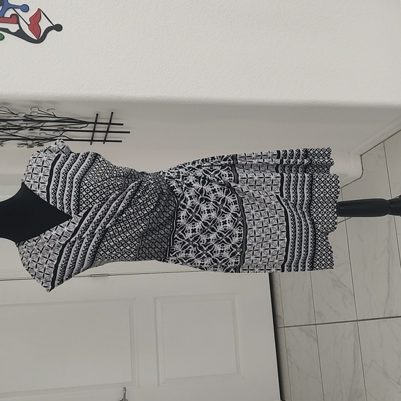 Tommy Bahama Tropical Terrazza Stretch Jersey Faux Wrap Dress M Black White - Picture 6 of 16